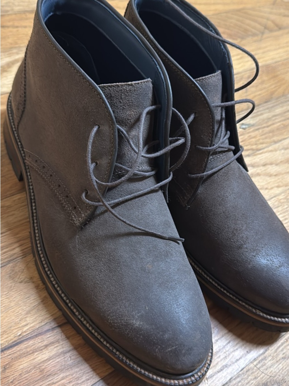 Johnston & Murphy Men's Dark Brown Suede Chukka Boots